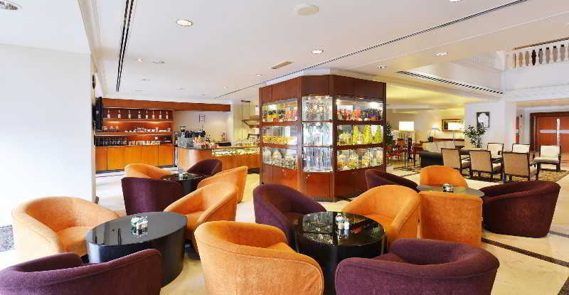 Hotel Equatorial Melaka Εξωτερικό φωτογραφία The lounge at the airport