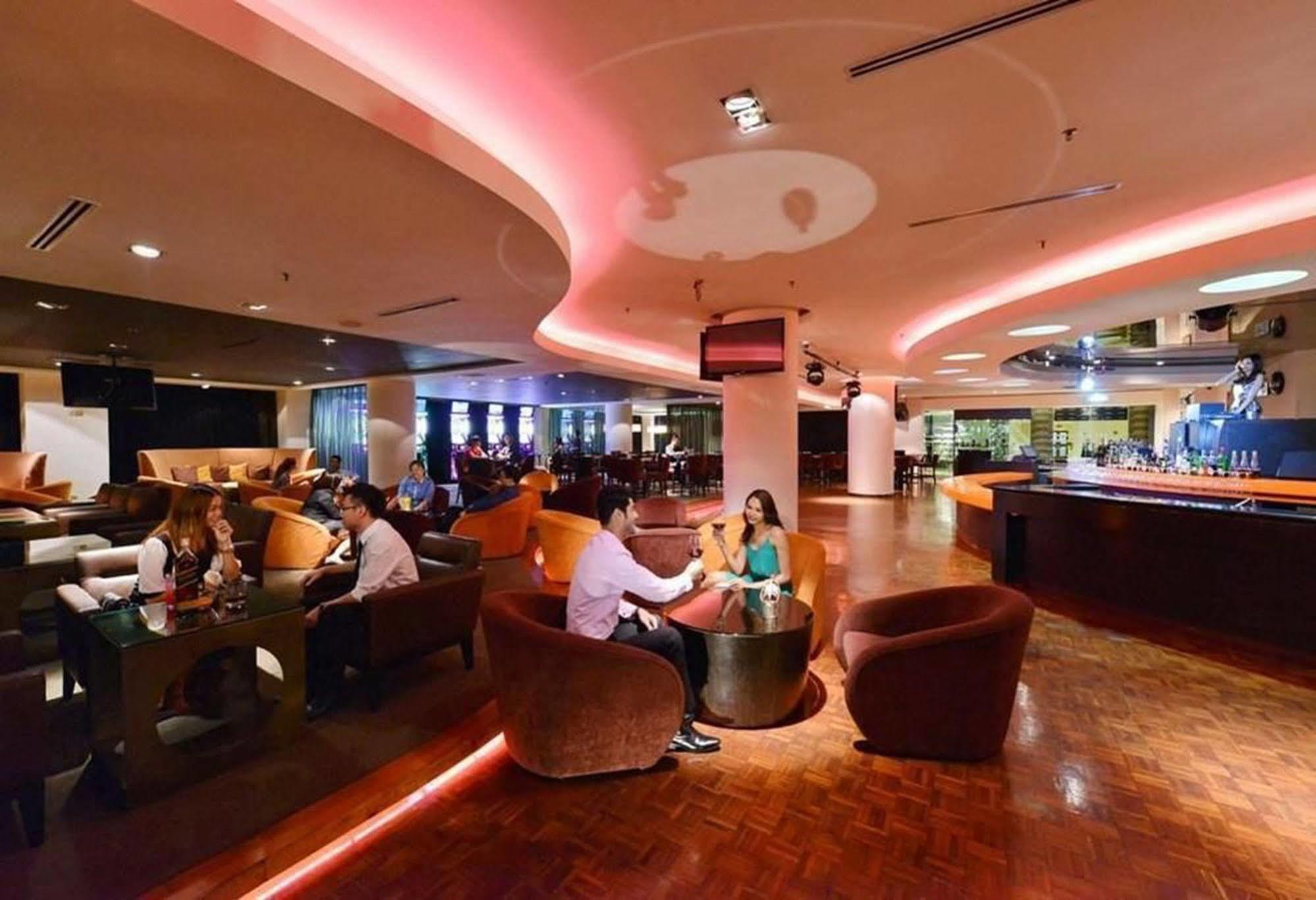 Hotel Equatorial Melaka Εξωτερικό φωτογραφία The lounge at Changi Airport