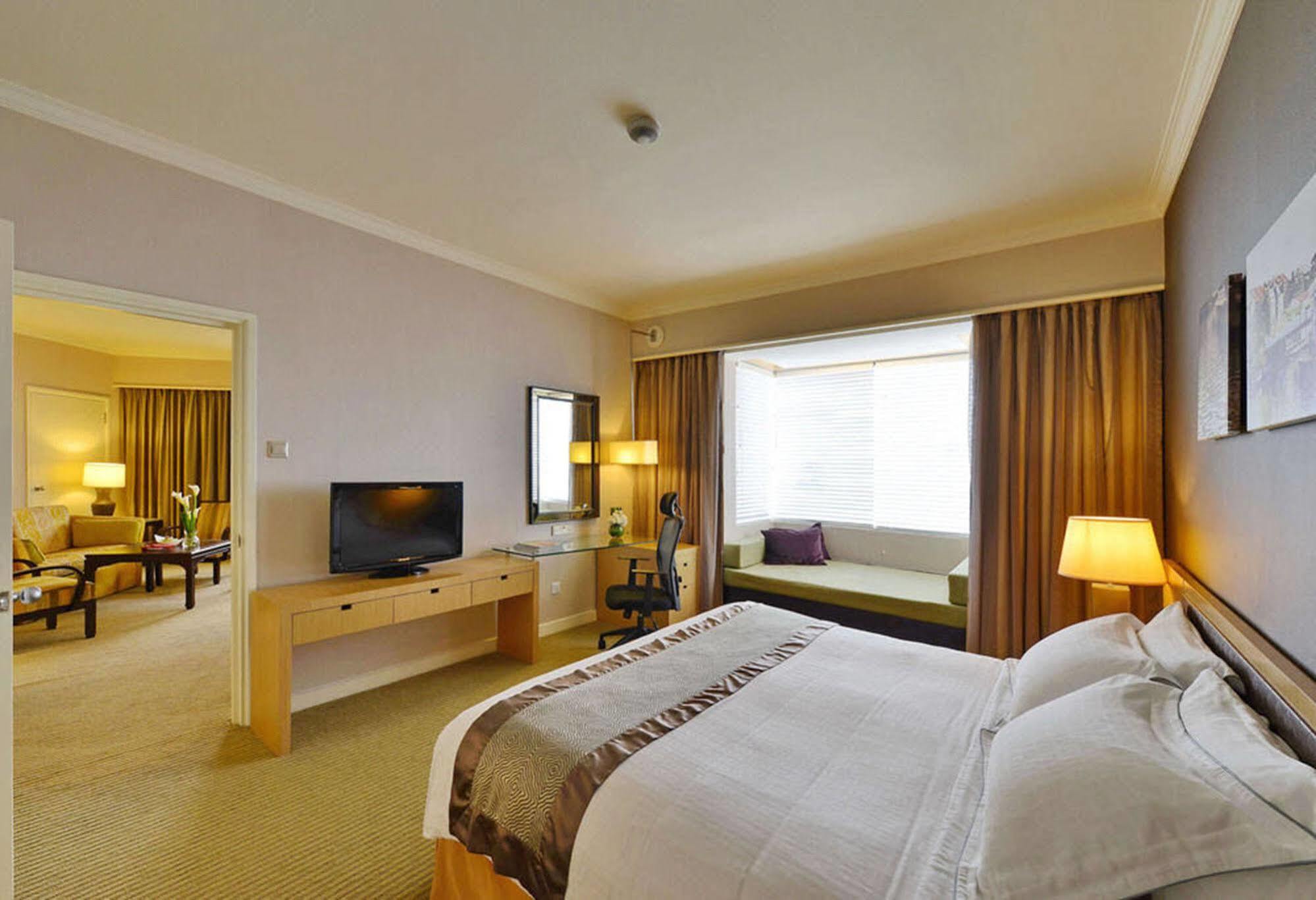 Hotel Equatorial Melaka Εξωτερικό φωτογραφία Suite